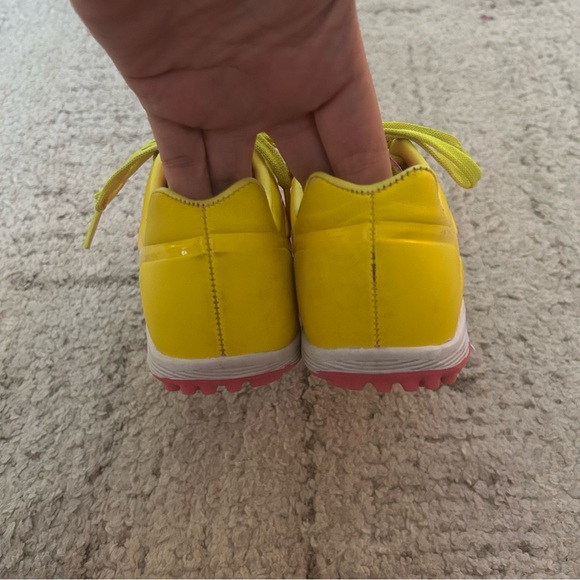 Vizari Liga Turf Soccer Cleats Shoes in Pink/Yellow Youth Girls Size 1 - Picture 6 of 9